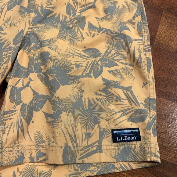 L.L. Bean Men’s Swim Trunks Size Small Yellow Print Lined - Picture 2 of 7